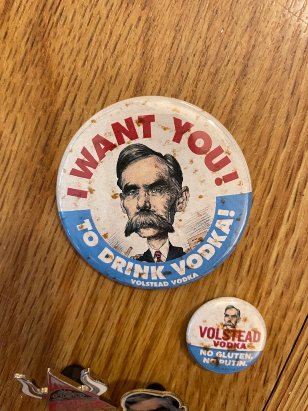 Vintage style Volstad/Krogstad Promotional Pin Set m - Picture 4 of 4